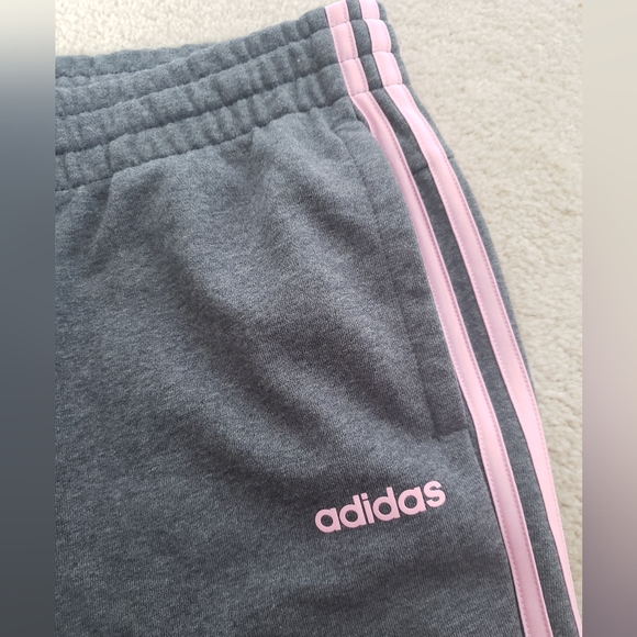 SOLD Women's Adidas cotton joggers with pockets M - Picture 2 of 9